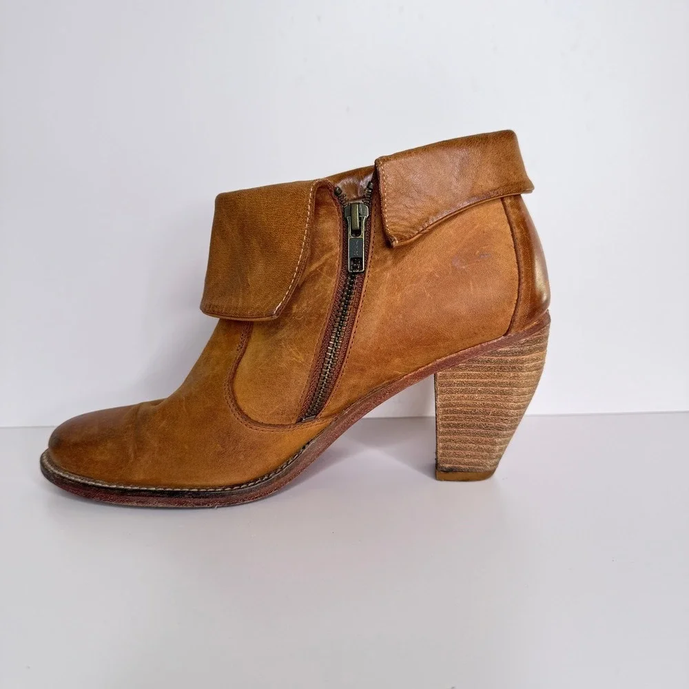 J Shoes Leather Brown Fold Over Ankle Booties Women 7.5 Block Heel Saloon Winter